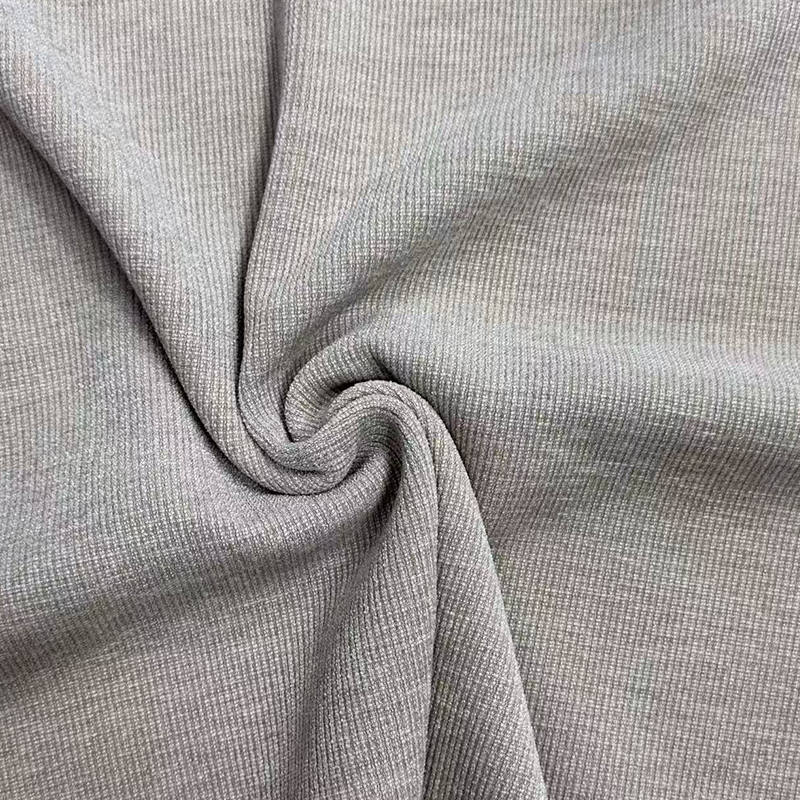 Chenille hominum ac mulierum indumentis textilia