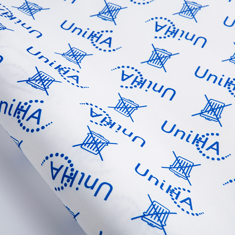 Oxoniensis pallio ludis / otium textilia