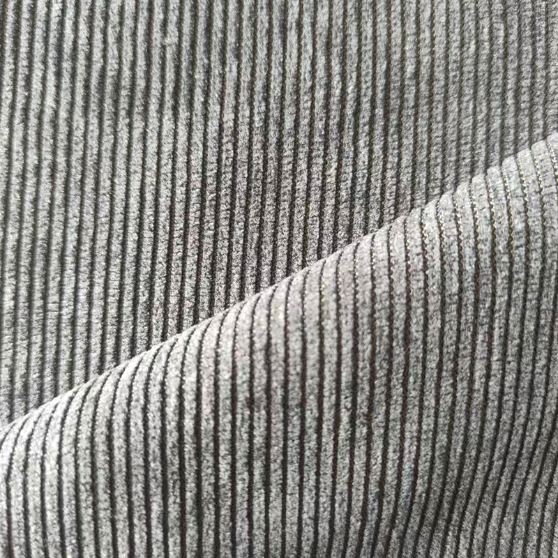 Sequebatur domum textilia / pajamas textilia